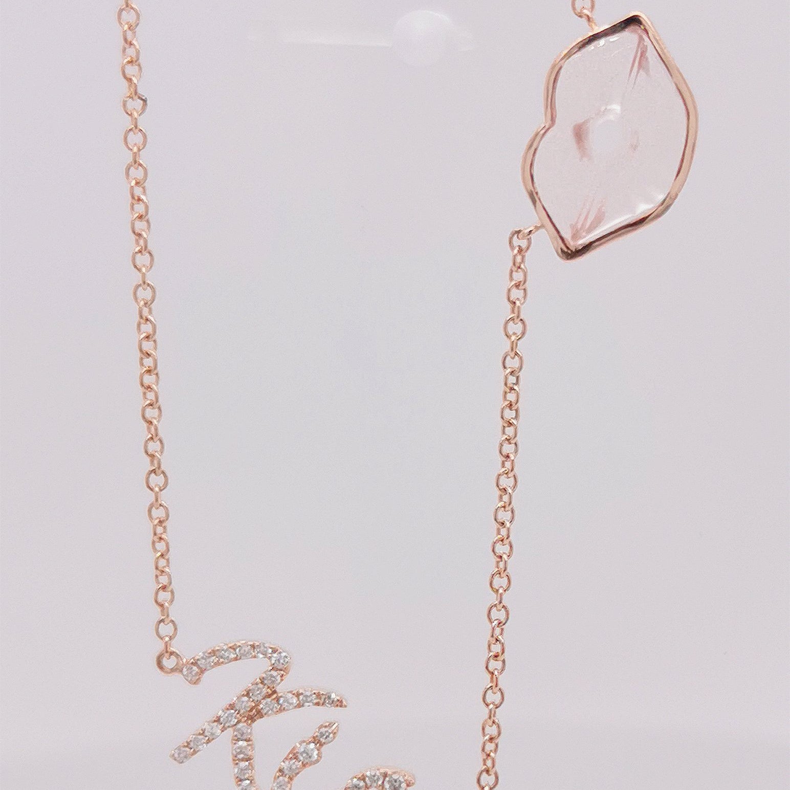 "Kiss" 18K gold necklace