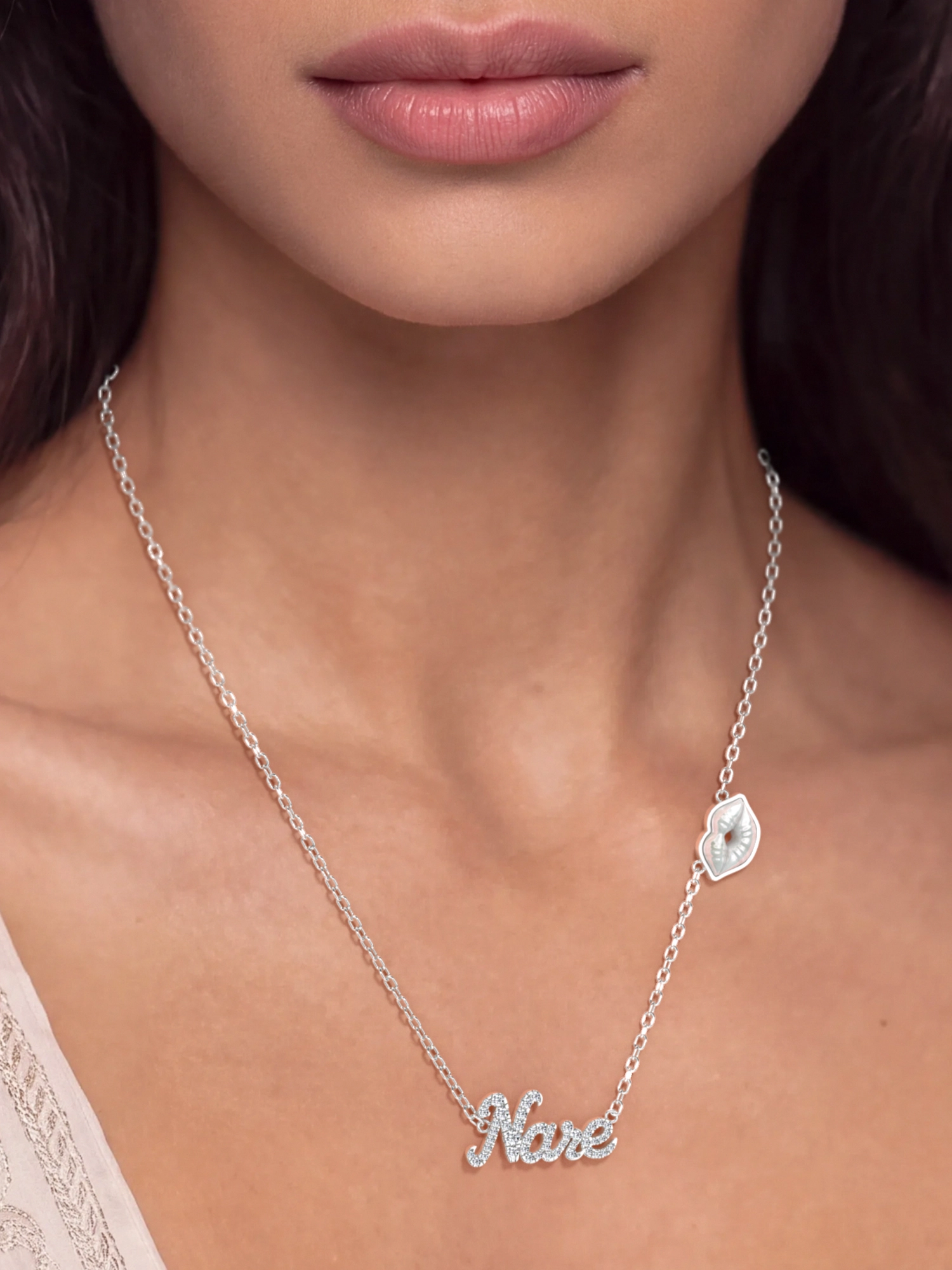 KISS UP NARE NECKLACE - Image 4